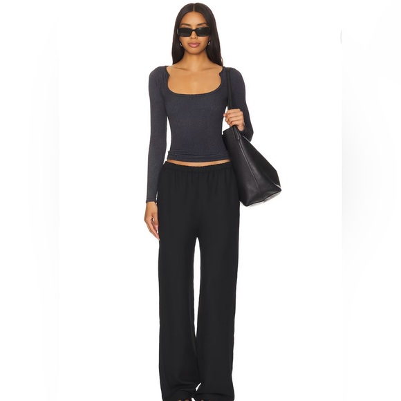 Intimately FP Clean Slate Seamless Layering Top In Black NWT - Picture 4 of 7